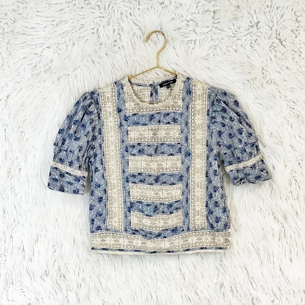 Anthropologie Love Sam Harper floral lace ruffle trim cropped blouse